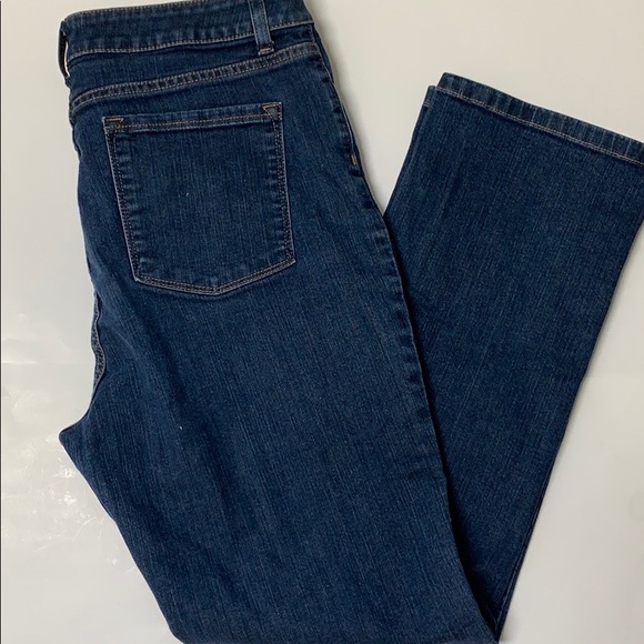 πL L Bean Classic Fit Jeans - Picture 8 of 8